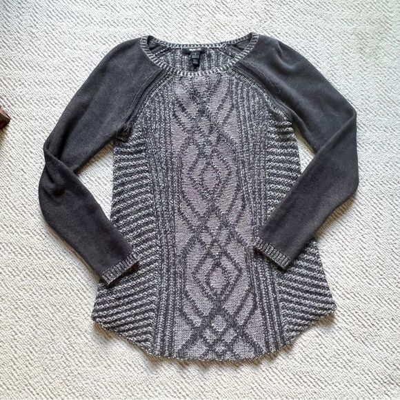 Style and Co. Gray and White Sweater EUC Size Small - Picture 1 of 3